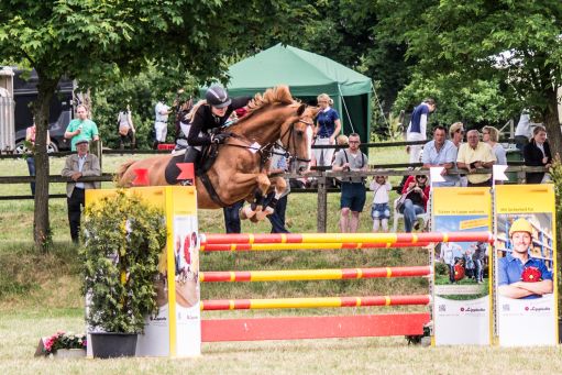 20150628_Springreiten-Boesingfeld_0073.jpg