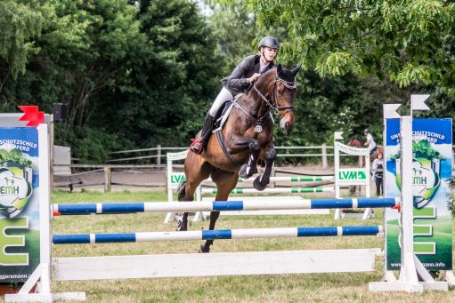 20150628_Springreiten-Boesingfeld_0250.jpg