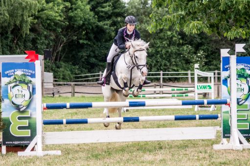 20150628_Springreiten-Boesingfeld_0323.jpg
